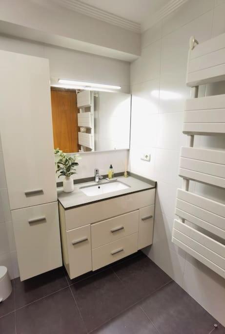 Completo Apartamento A Un Paso De La Concha San Sebastián Eksteriør billede